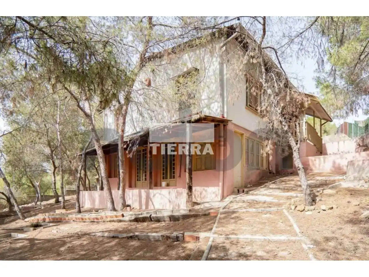 Detached house with garden for sale in Camino Verdolaga