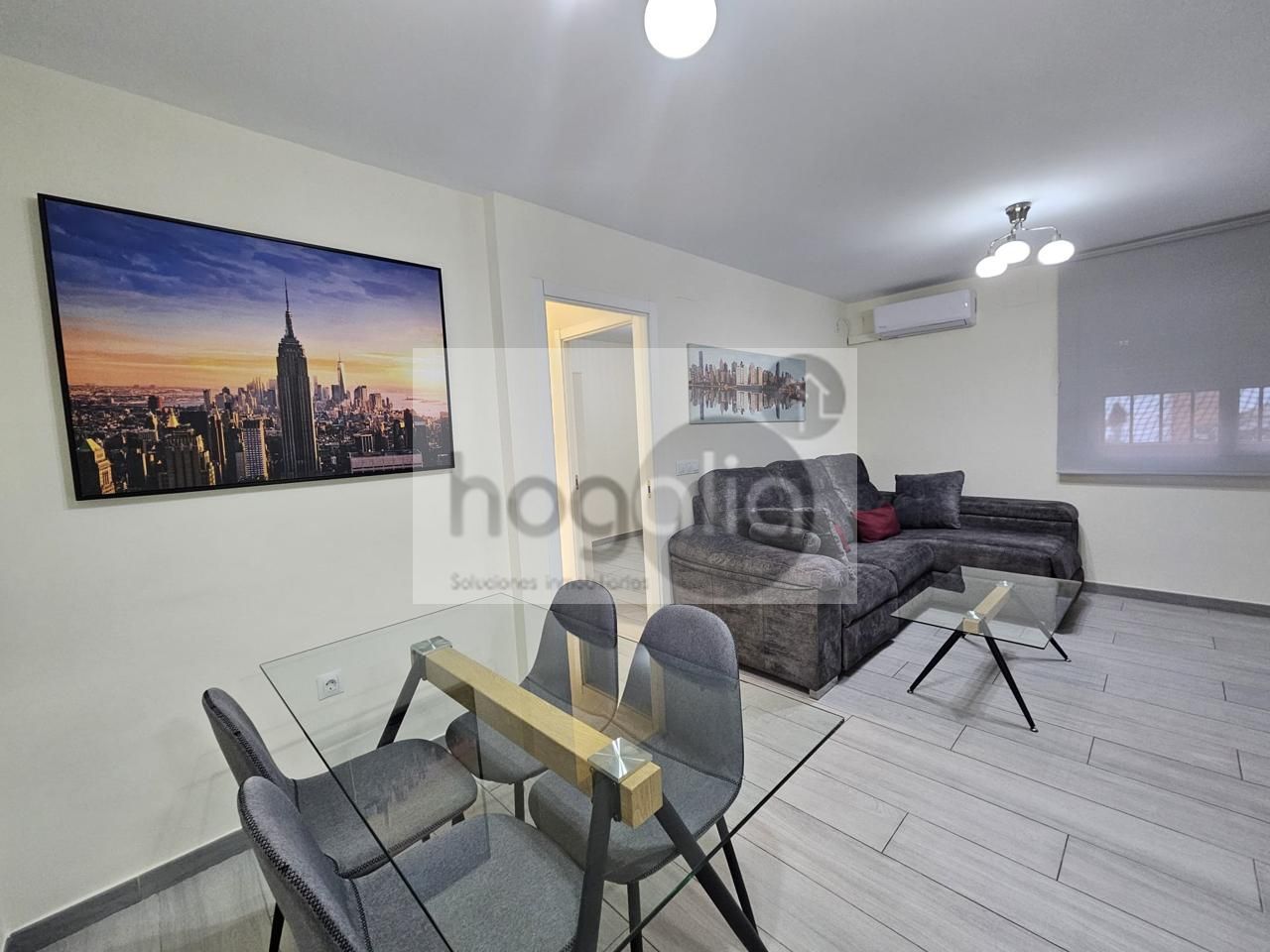 Sala d'estar de Planta baixa de lloguer en  Sevilla Capital amb Aire condicionat i Moblat