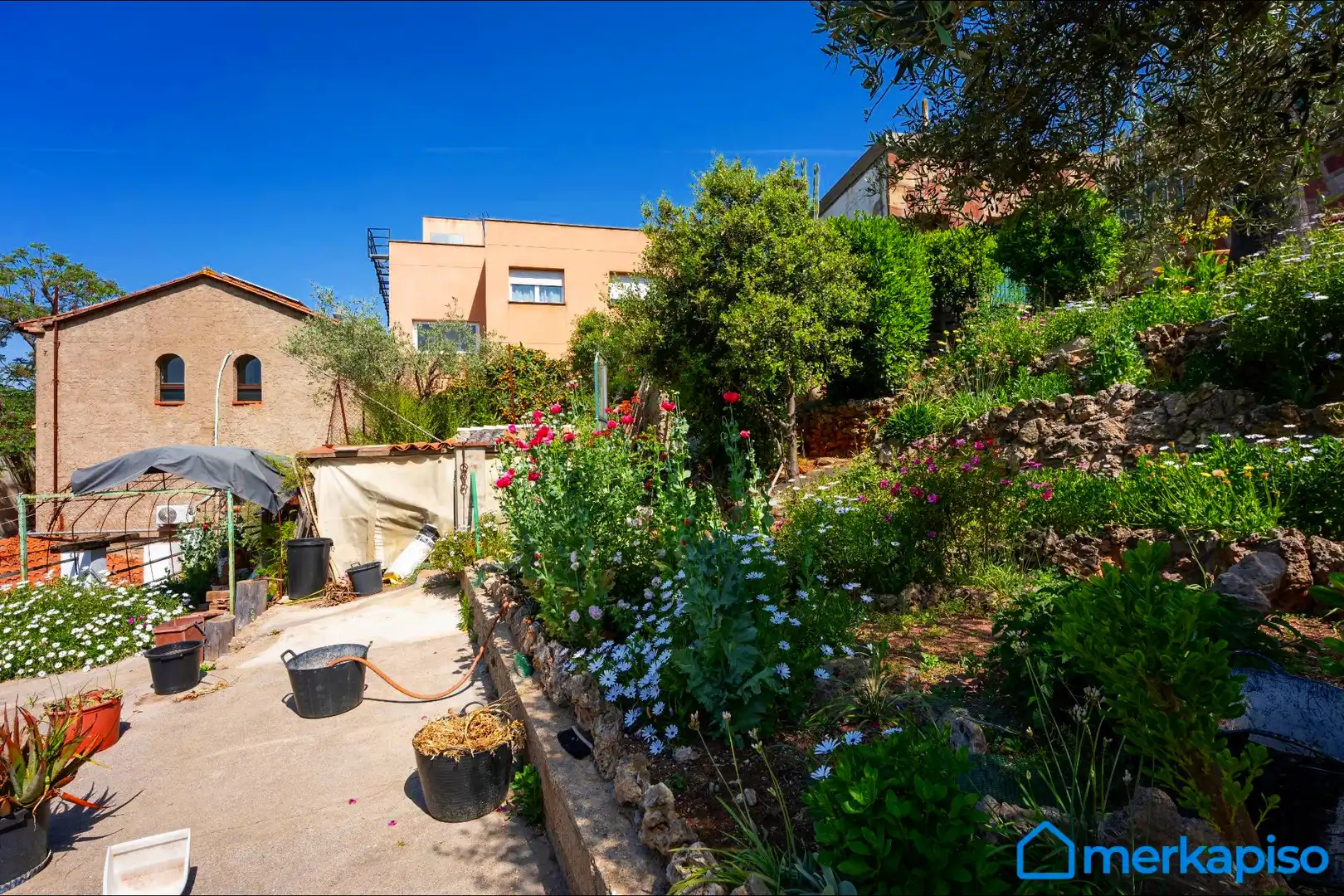 Jardí de Finca rústica en venda en Torrelles de Llobregat amb Terrassa