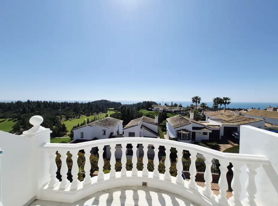 Vista exterior de Apartament en venda en Mijas amb Aire condicionat, Terrassa i Moblat