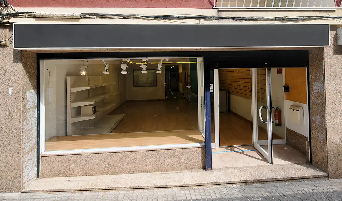 Business premises for sale in Carrer de Cristòfor Colom, imagen 2