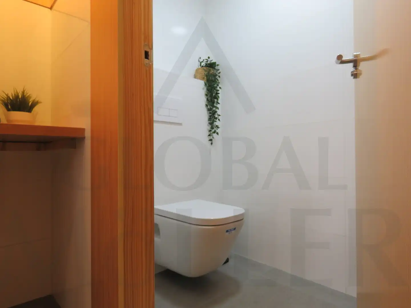 Badezimmer von Geschaftsraum zur Miete in Cartagena mit Klimaanlage und Möbliert