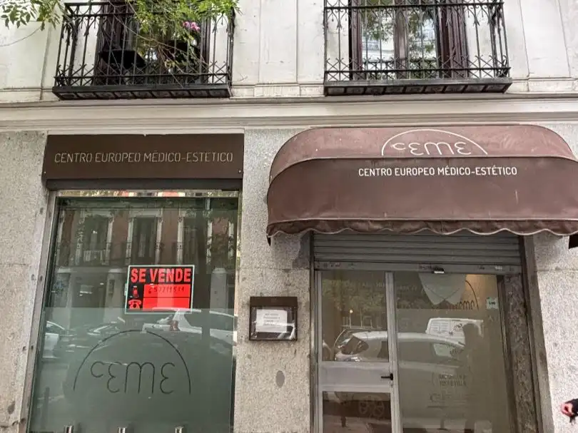 Vista exterior de Local en venda en Madrid
