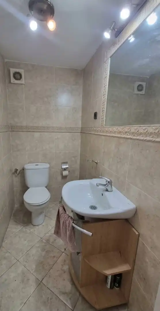Baño de Piso en venta en Mondéjar con Calefacción, Terraza y Amueblado