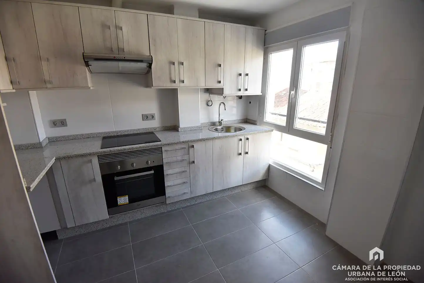 Cocina de Piso de alquiler en León Capital  con Calefacción