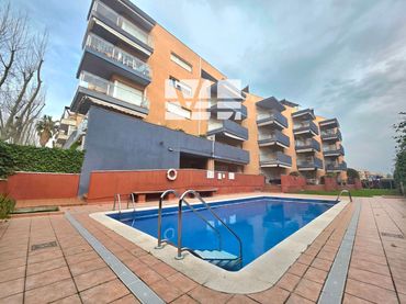 Dúplex con piscina en venta en Mediterrani del
