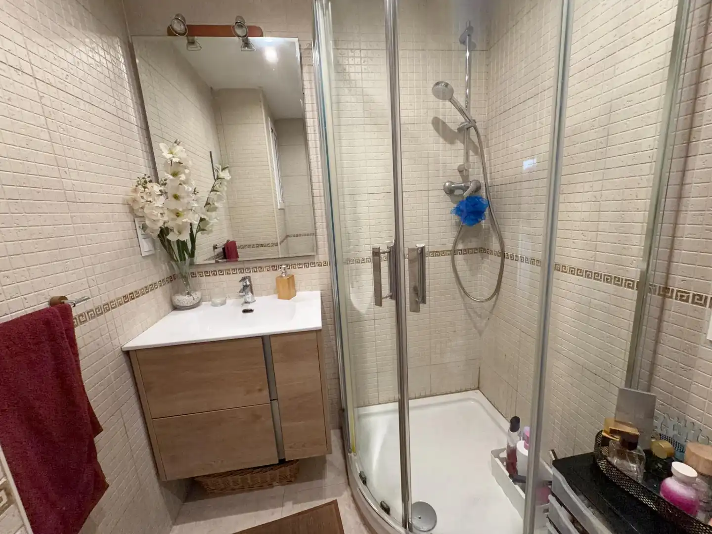 Bathroom of Flat for sale in Sabadell  with Air Conditioner and Parquet flooring