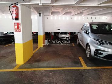 Aparcamiento en venta en Ciutat Vella