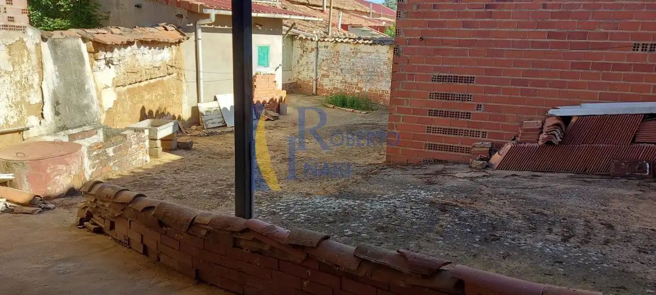 Casa o xalet en venda en Fuentes de Carbajal amb Jardí privat