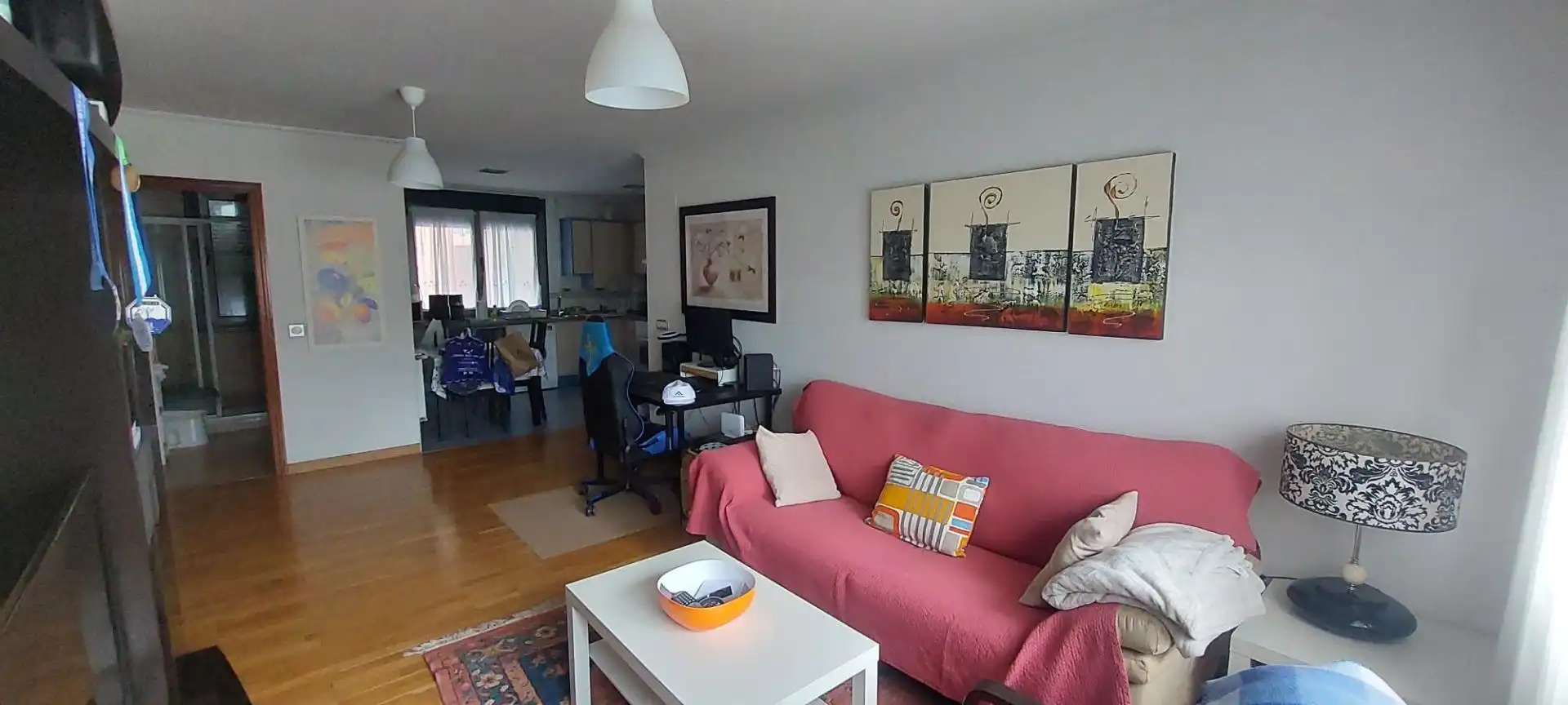 Sala d'estar de Pis en venda en Oviedo  amb Calefacció, Jardí privat i Traster