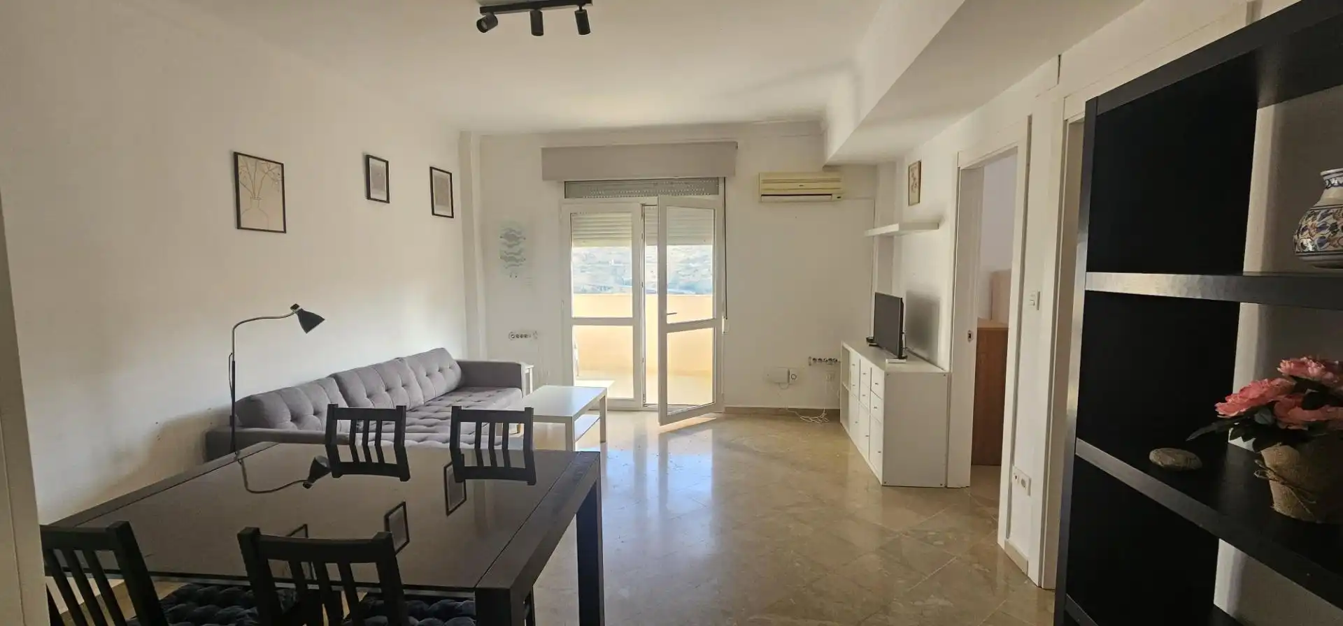 Flat for rent in Calle de Aixa 'La Horra', Camino de los Neveros - Serrallo