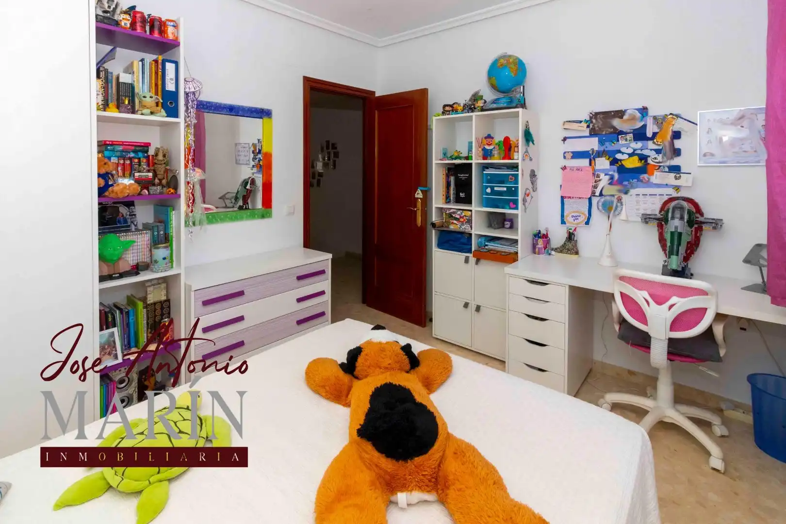Habitación de Casa adosada en venta en Badajoz con Aire acondicionado, Calefacción y Trastero