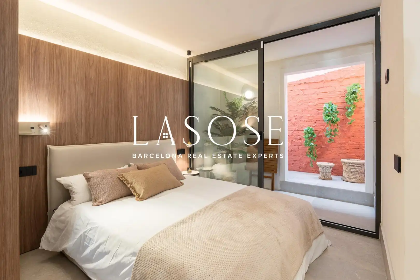 Dormitori de Apartament de lloguer en Barcelona amb Aire condicionat, Calefacció i Terrassa