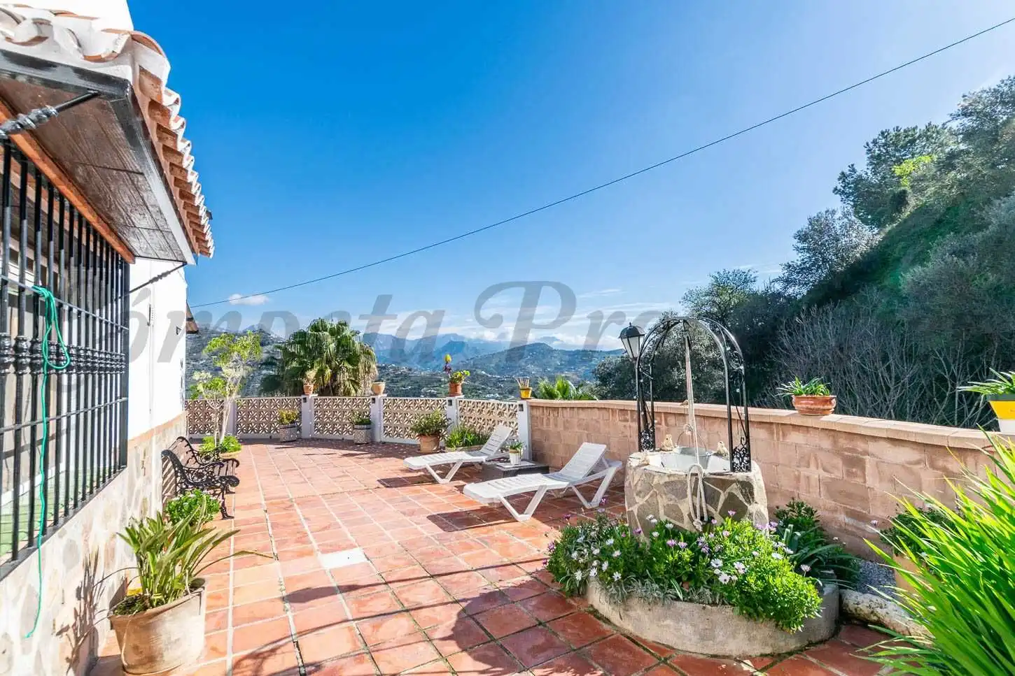 Casa amb piscina en venda a Sayalonga, imagen 2