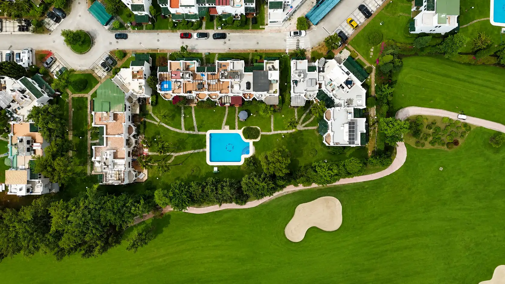 Vista exterior de Casa adosada en venta en Marbella con Aire acondicionado, Terraza y Piscina