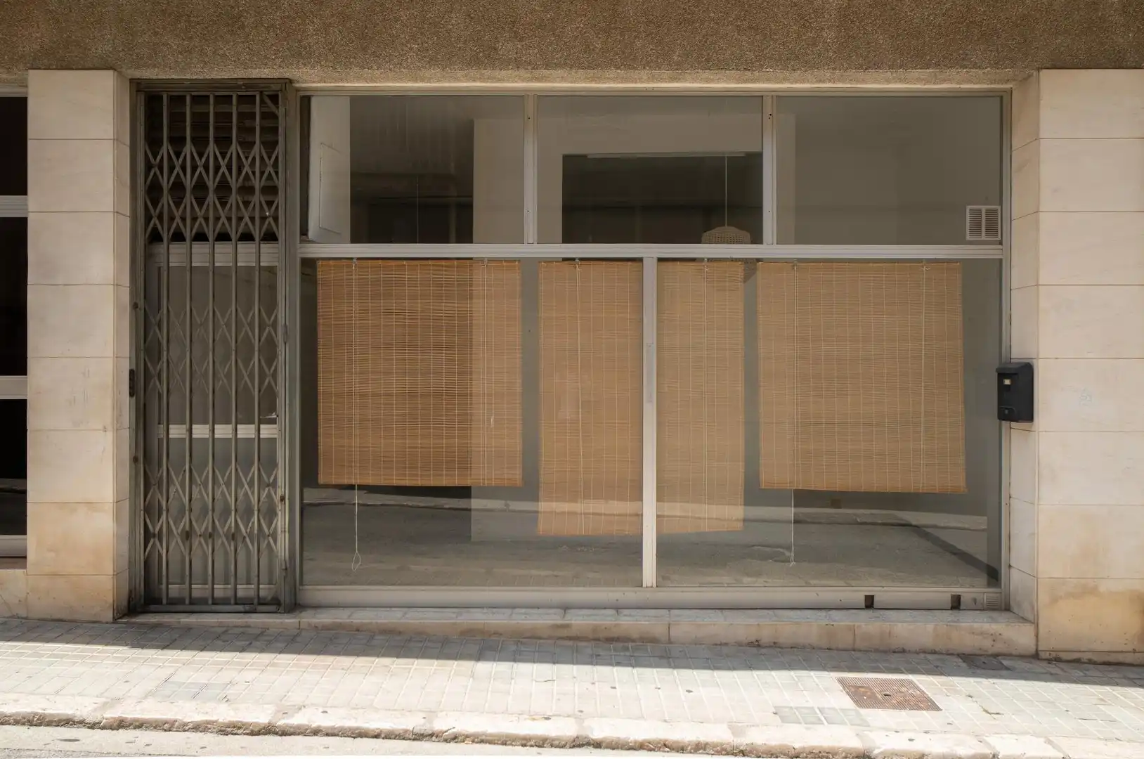 Außenansicht von Büro zum Verkauf in Figueres