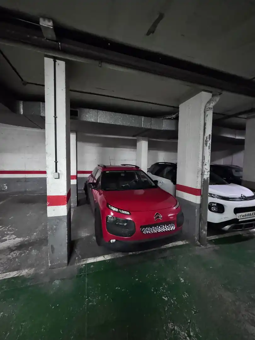 Parking de Piso en venta en Badalona con Aire acondicionado, Parquet y Balcón