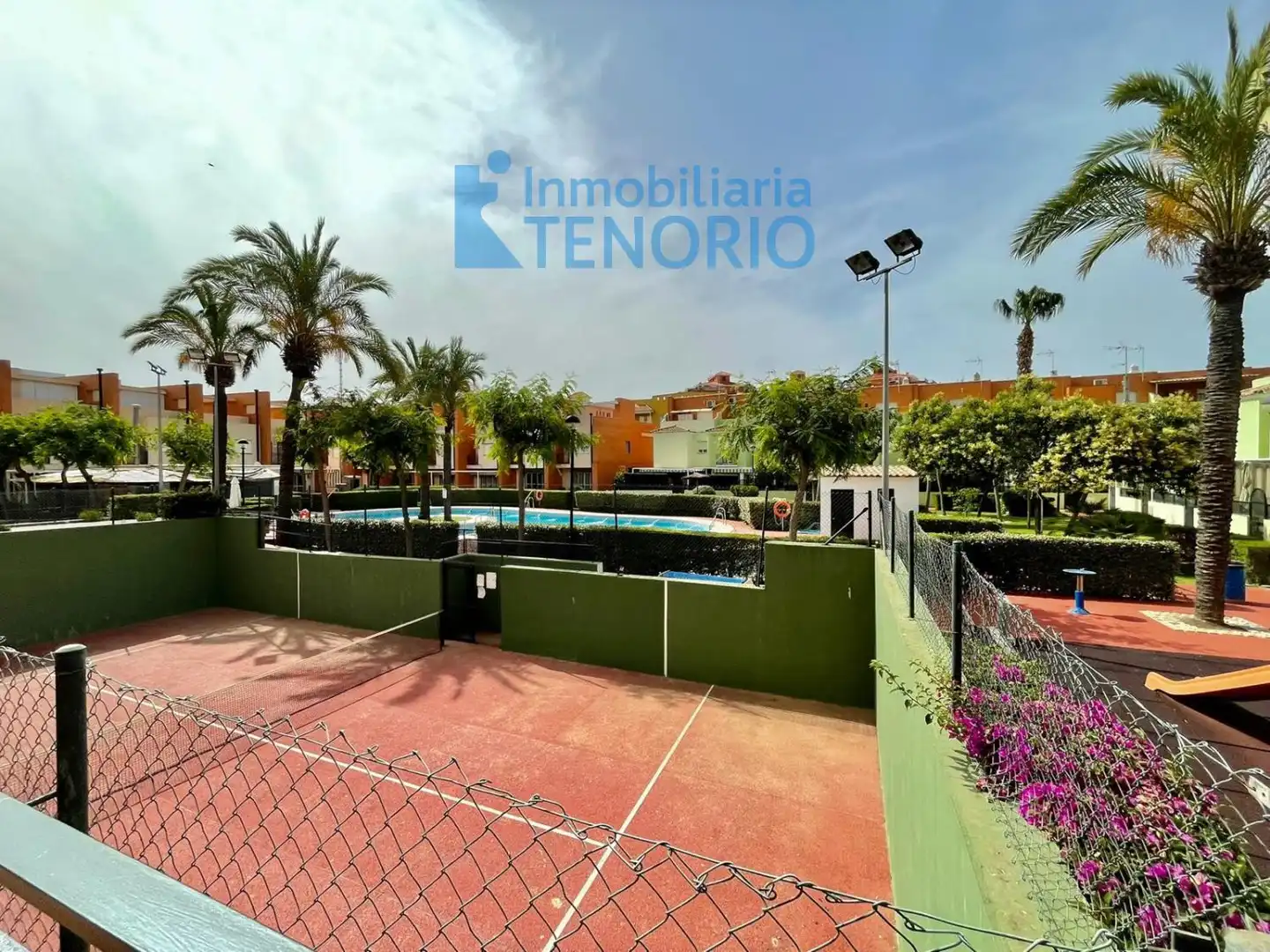 Außenansicht von Dachboden zum Verkauf in La Antilla mit Terrasse, Abstellraum und Gemeinschaftspool