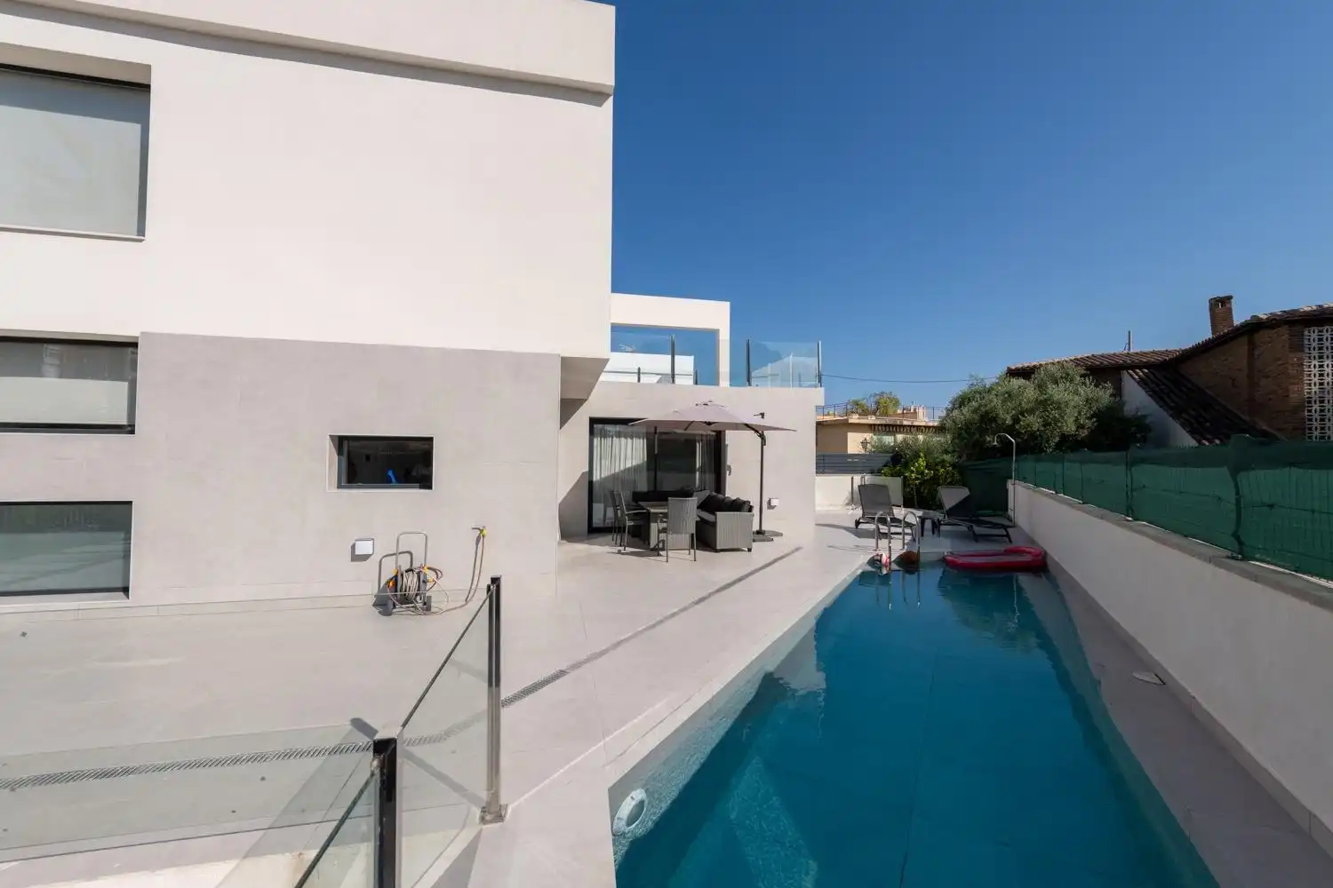 Schwimmbecken von Haus oder Chalet zur Miete in El Campello mit Klimaanlage, Privatgarten und Terrasse