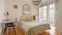 Bedroom of Flat for sale in  Madrid Capital  with Air Conditioner, Heating and Terrace