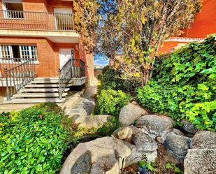 Vista exterior de Casa o xalet en venda en Cerdanyola del Vallès amb Calefacció, Jardí privat i Terrassa