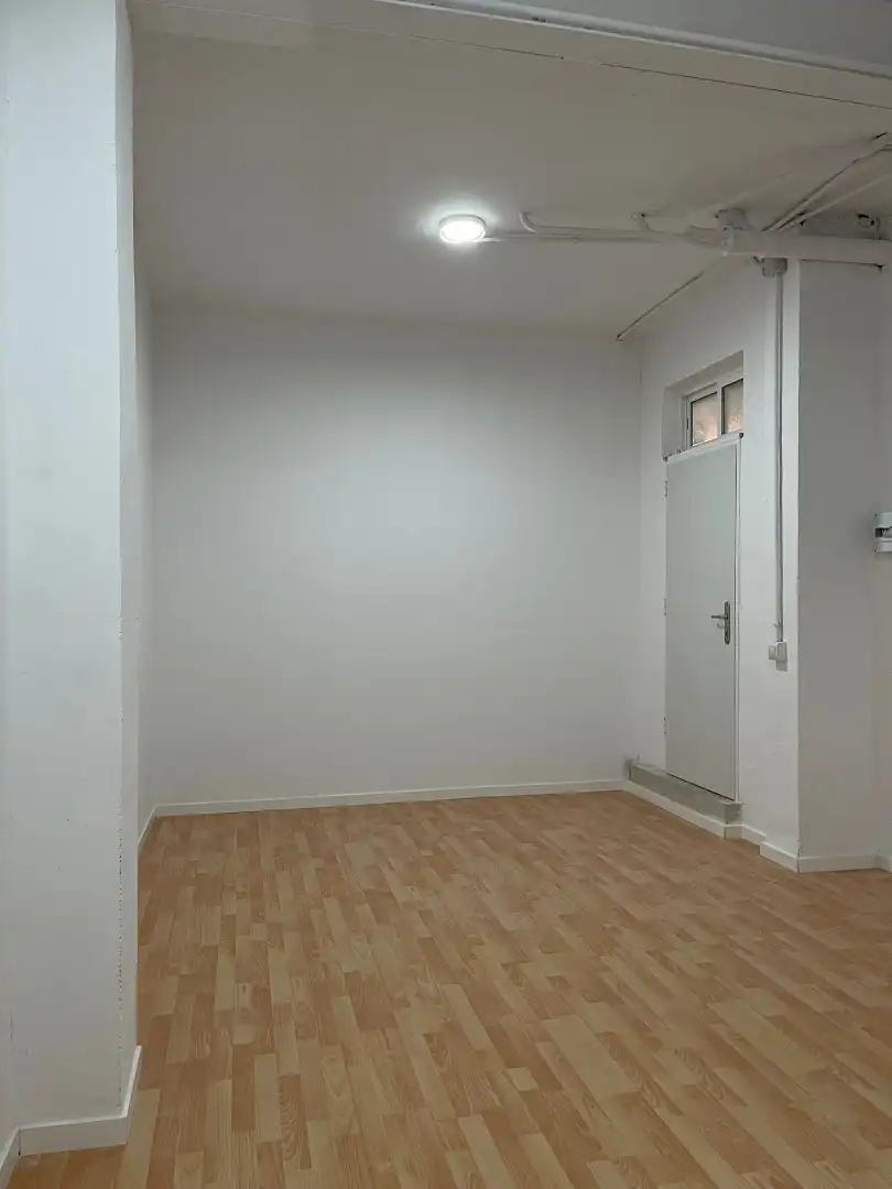 Commercial properties for sale in Barcelona  with Heating and Furnished