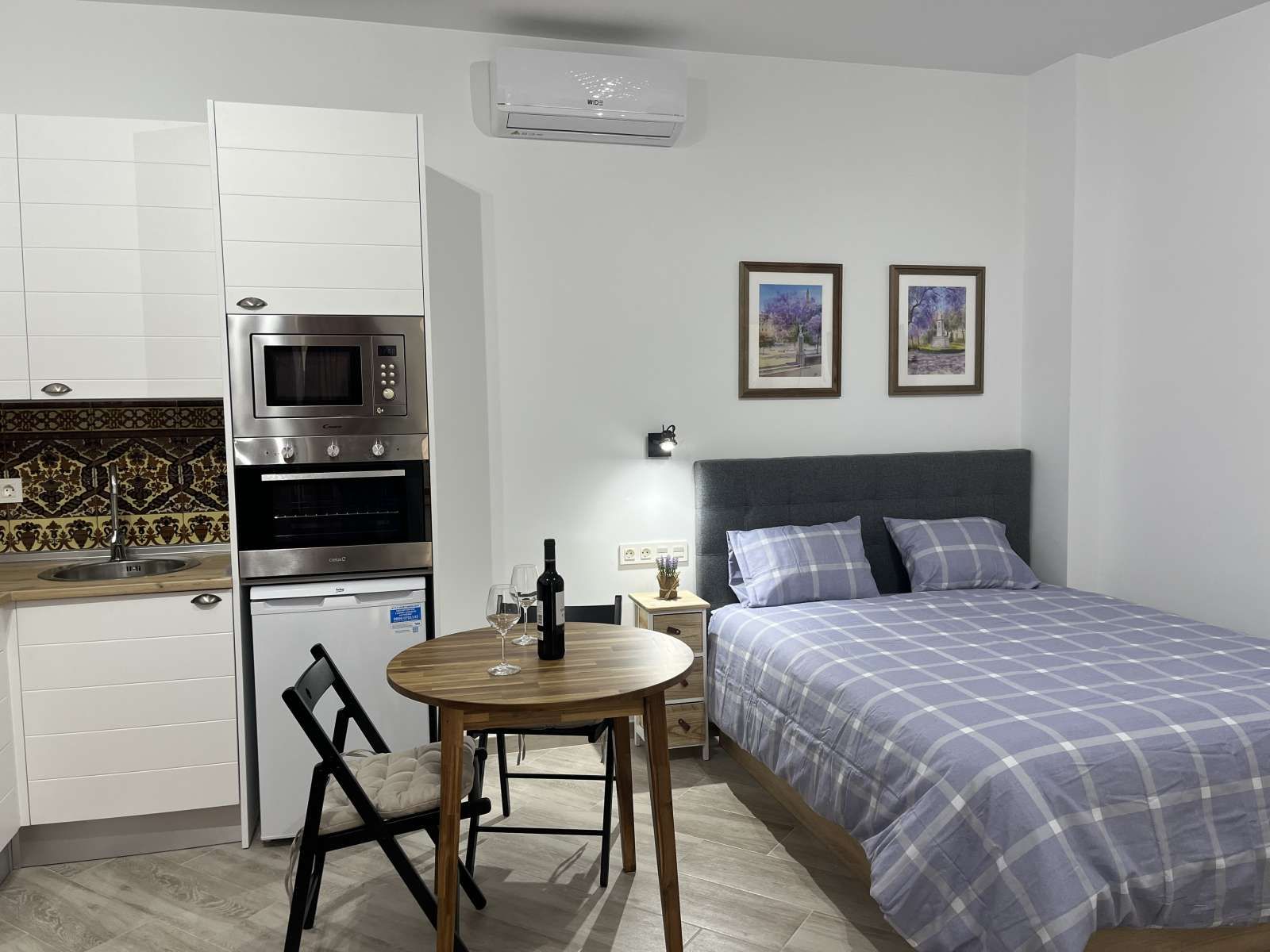 Bedroom of Study to share in Málaga Capital  with Air Conditioner and Terrace