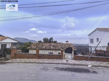 House with garden for sale in Calle LLORET 138