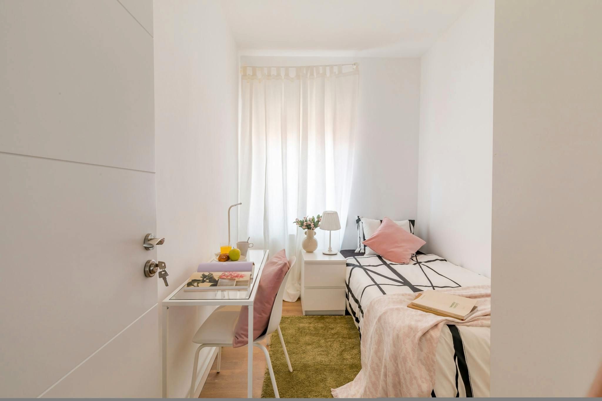 Bedroom of Flat to rent in  Madrid Capital  with Heating, Furnished and Washing machine