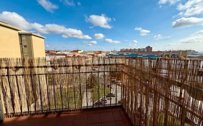 Exterior view of Flat for sale in Terrassa  with Balcony