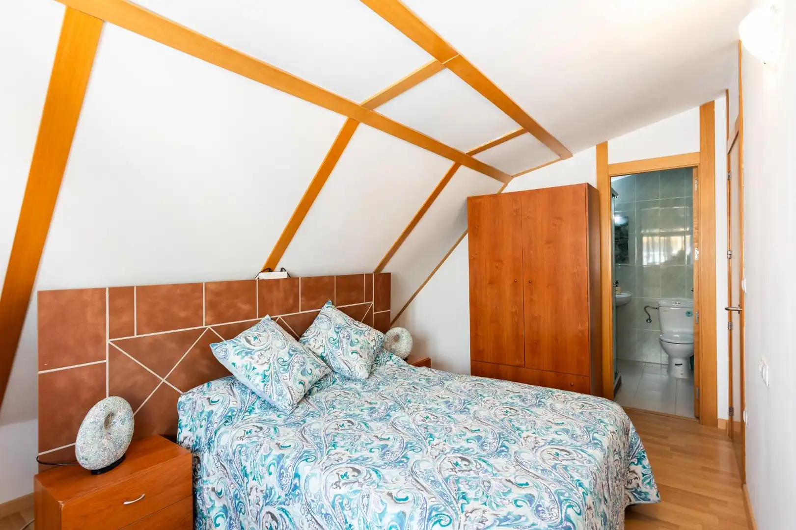 Habitación de Ático en venta en Albuñol con Calefacción, Terraza y Amueblado