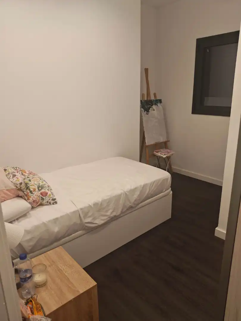 Schlafzimmer von Erdgeschoss zur Miete in Cornellà de Llobregat mit Klimaanlage, Heizung und Möbliert