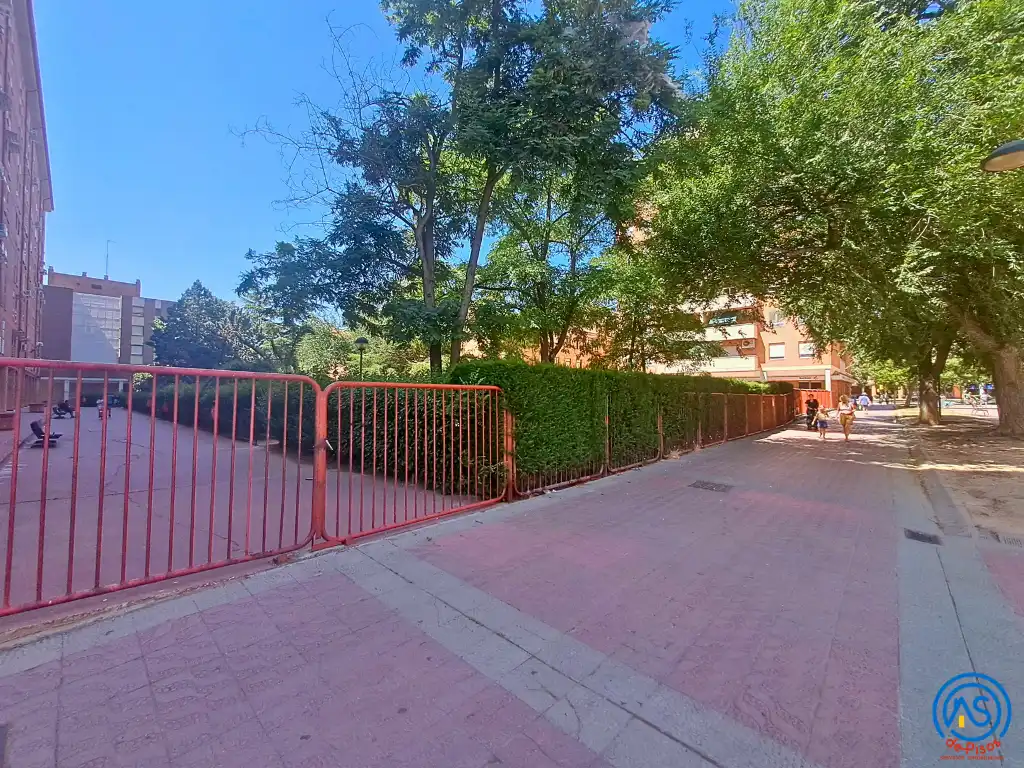 Piso de alquiler en Calle Pantano de Búbal, 10, Salvador Allende