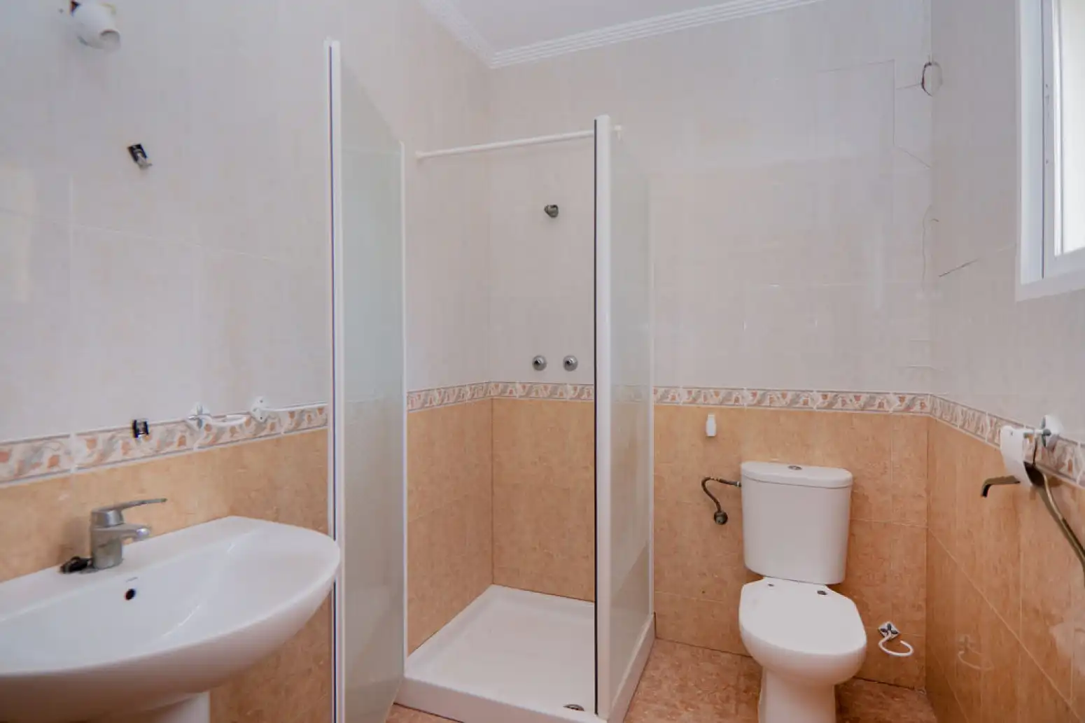 Baño de Casa o chalet en venta en Campos del Río con Jardín privado, Terraza y Piscina