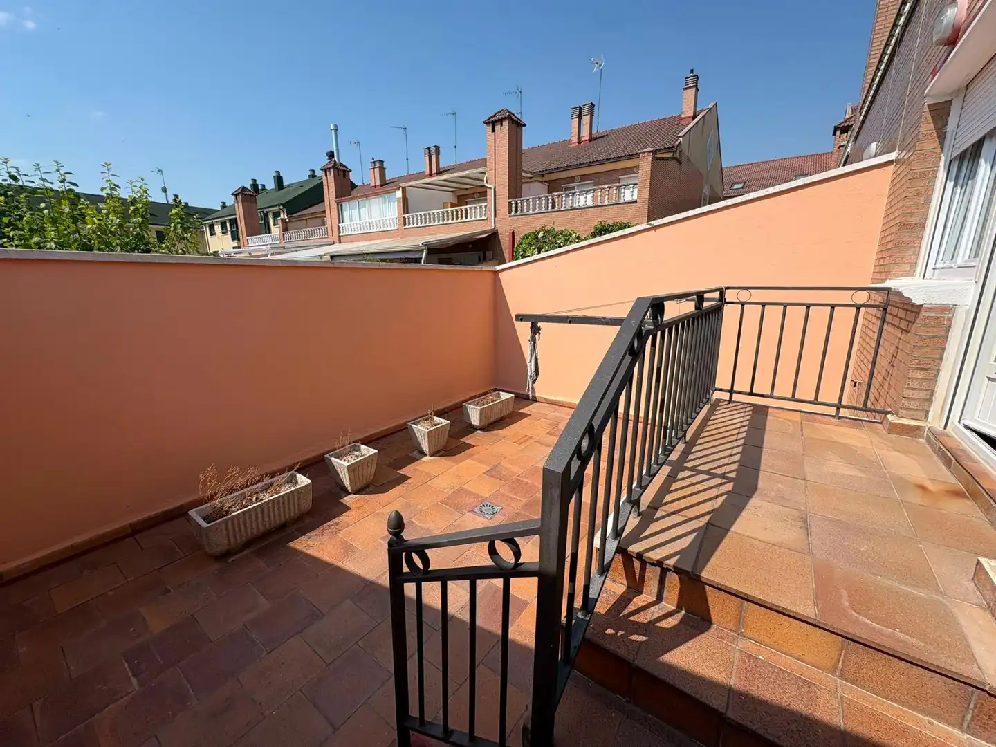 Casa aparellada en venda a Calle PARADOR