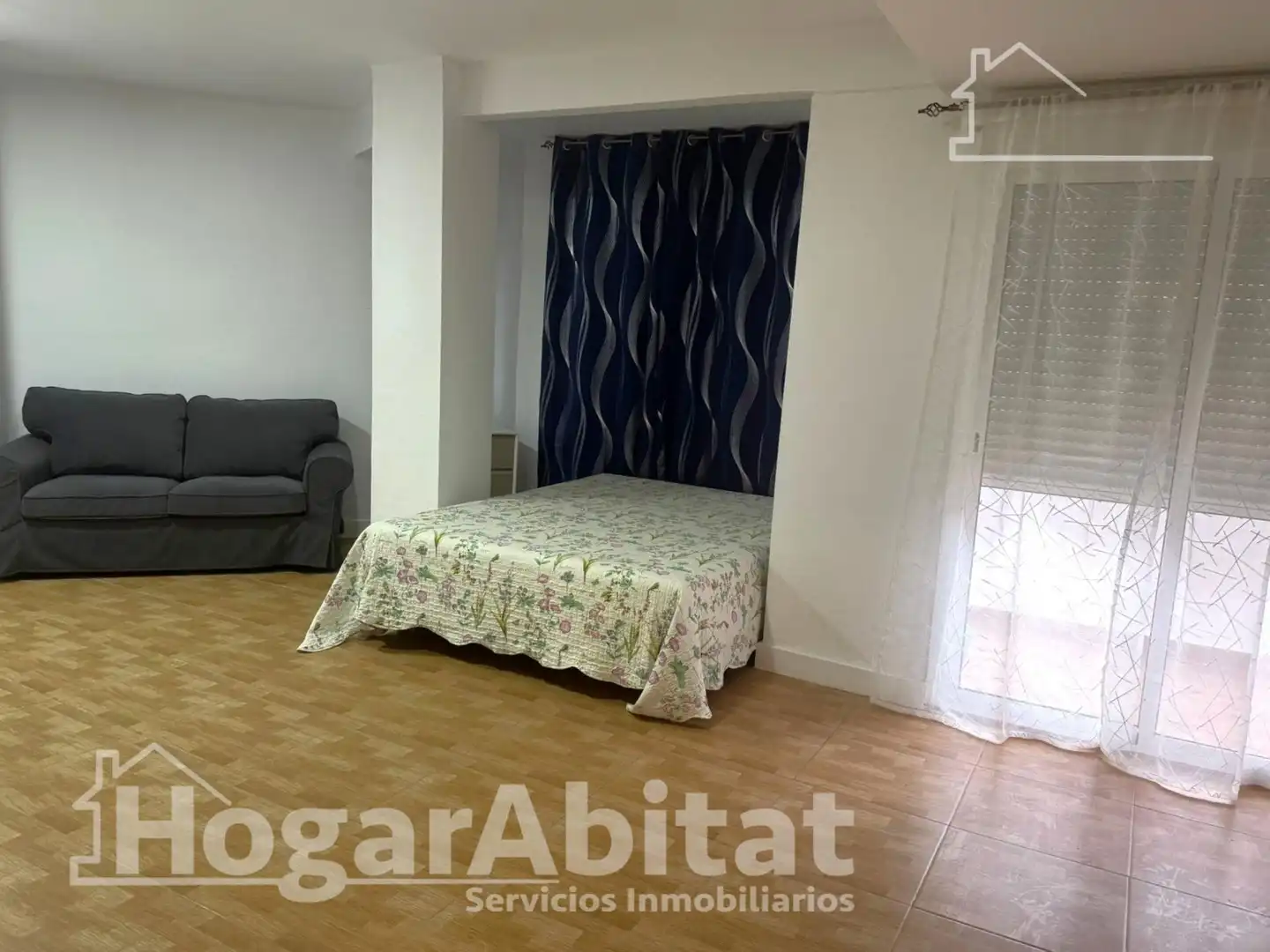 Habitación de Piso en venta en Valencia con Calefacción y Balcón
