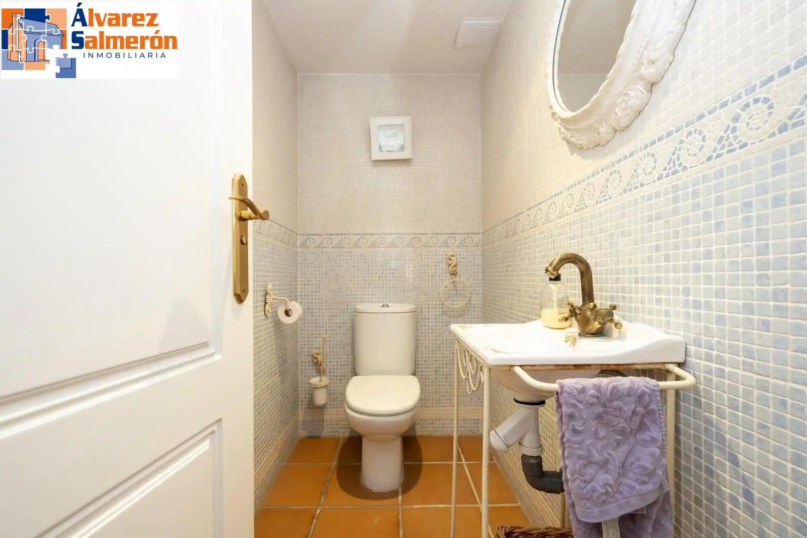 Baño de Casa adosada en venta en Granada con Aire acondicionado, Calefacción y Terraza