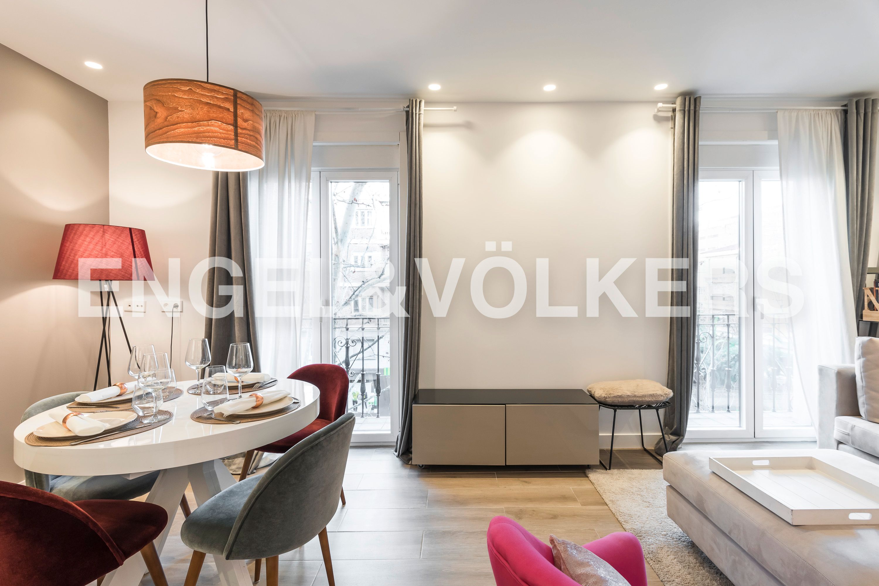 Sala d'estar de Apartament de lloguer en  Madrid Capital amb Aire condicionat, Calefacció i Moblat