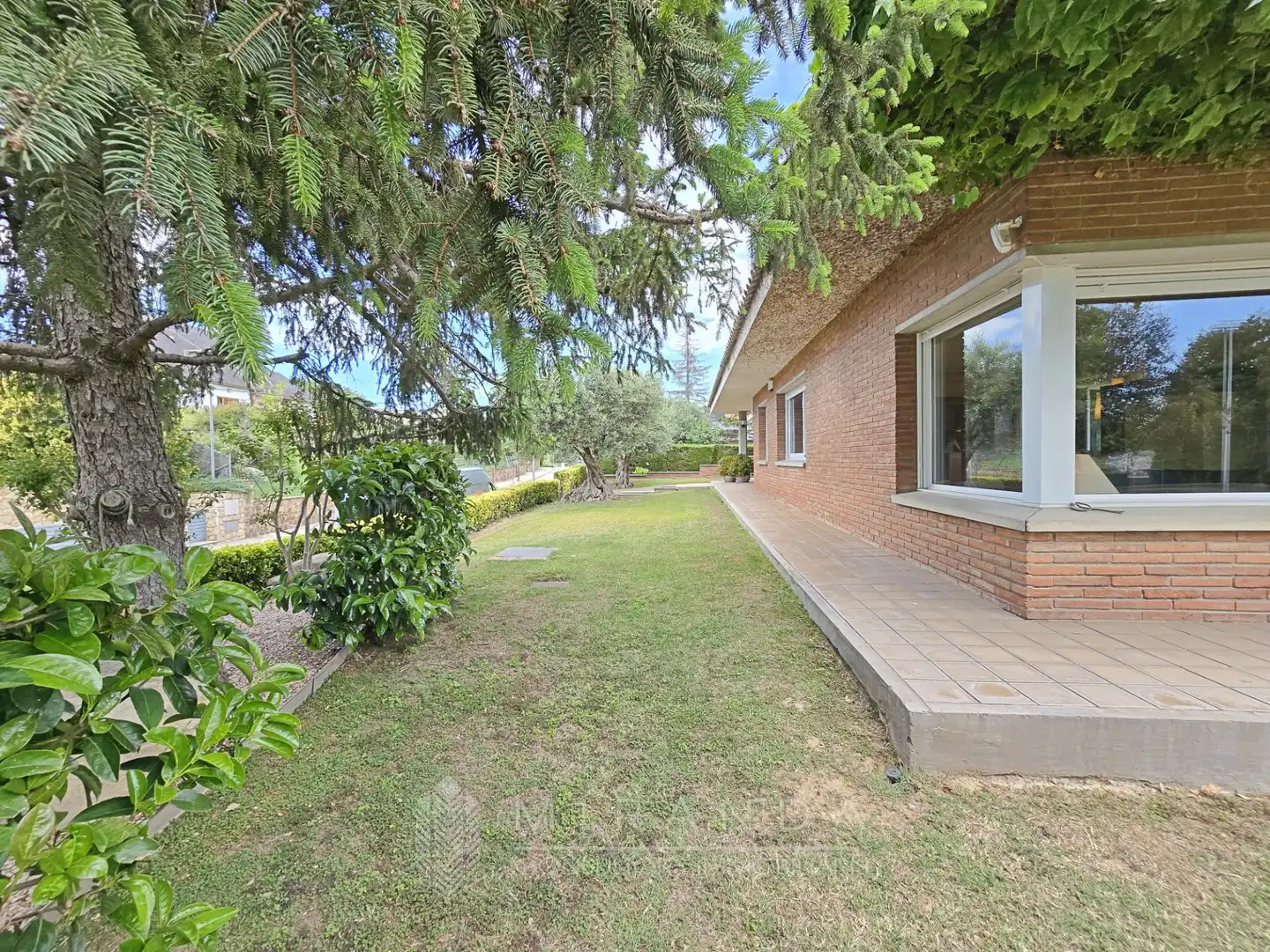 Garden of Houses for sale in Canovelles  with Air Conditioner, Heating and Private garden