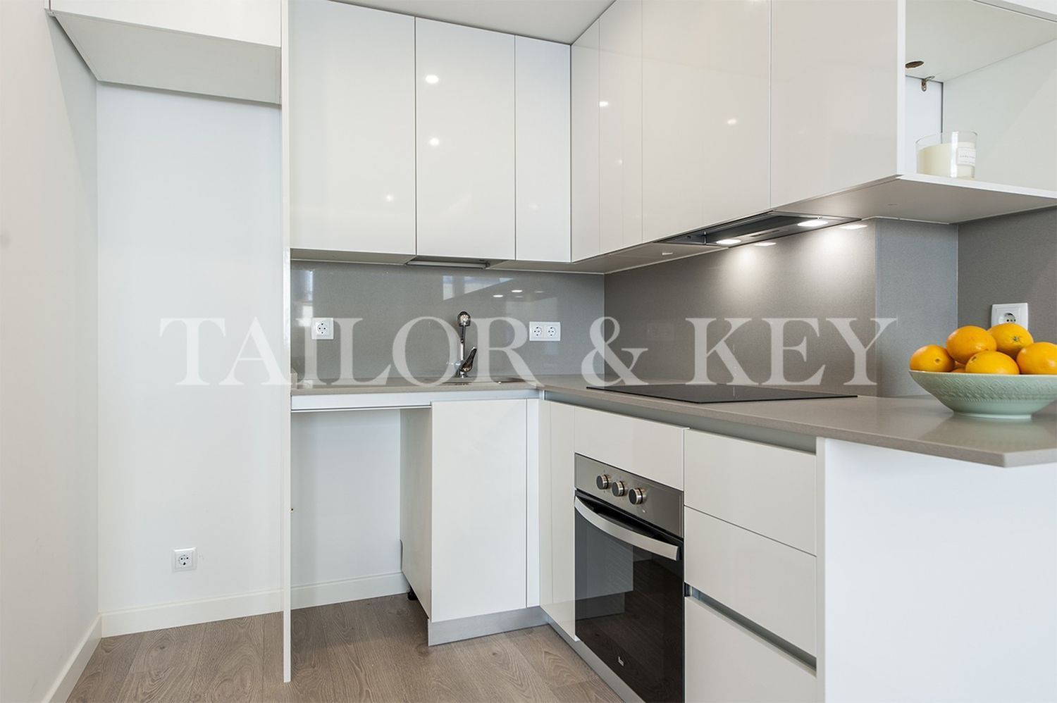 Kitchen of Flat to rent in  Madrid Capital  with Air Conditioner