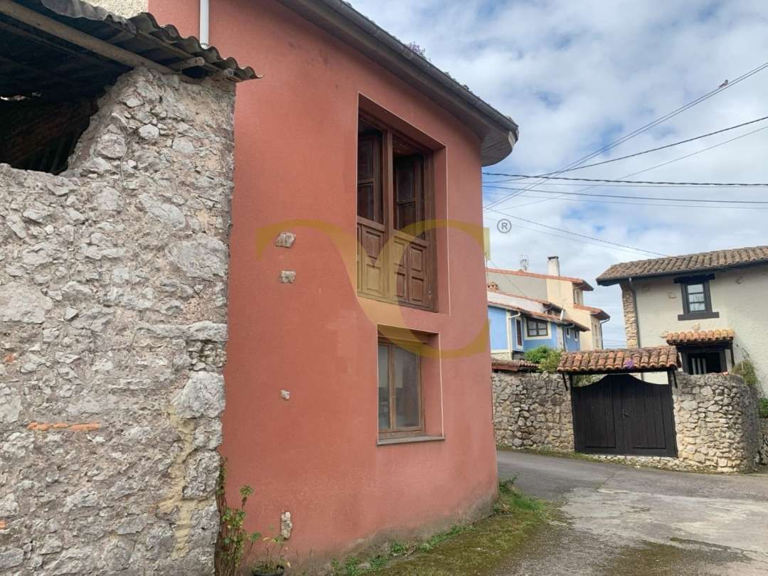 Exterior view of House or chalet for sale in Llanes