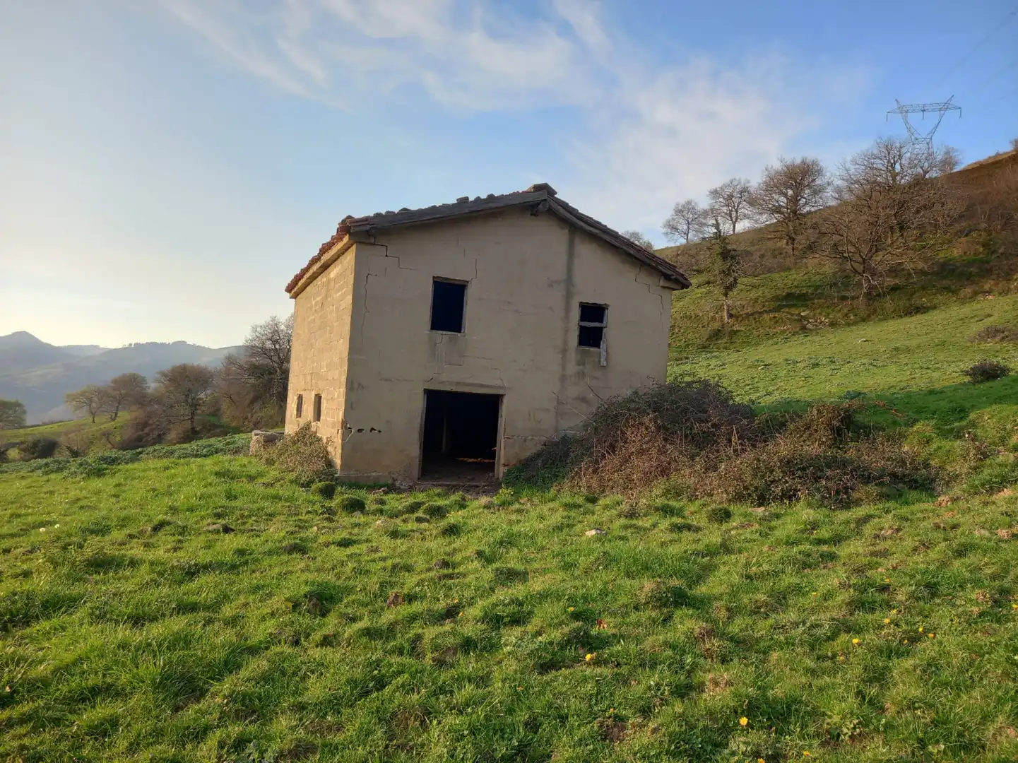 Exterior view of Land for sale in Villacarriedo