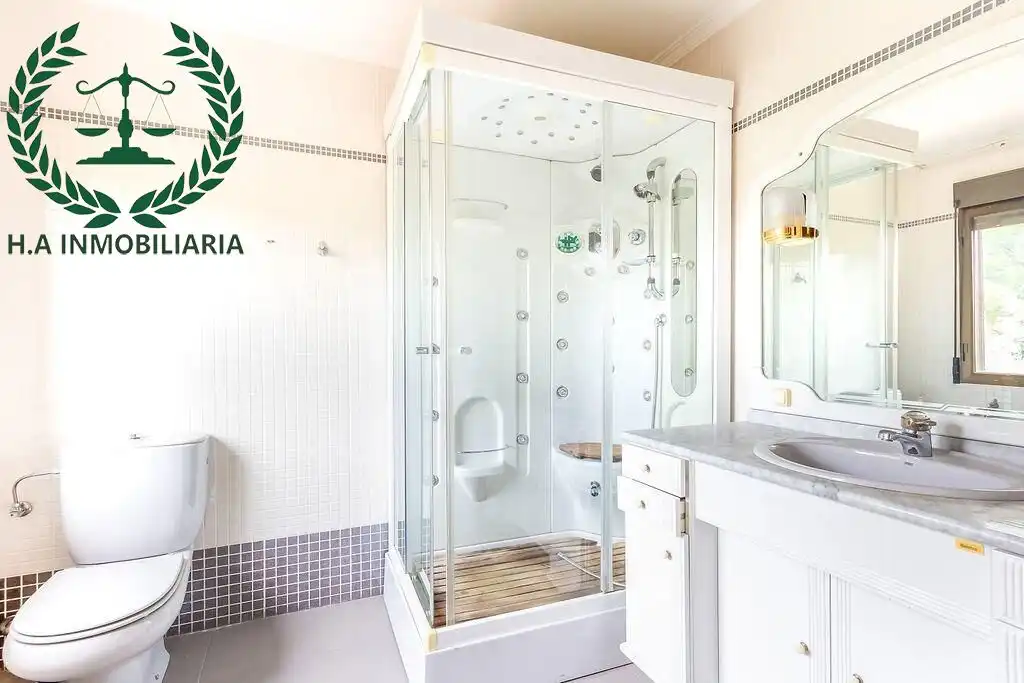 Bathroom of Houses for sale in Pedrezuela  with Air Conditioner, Heating and Terrace