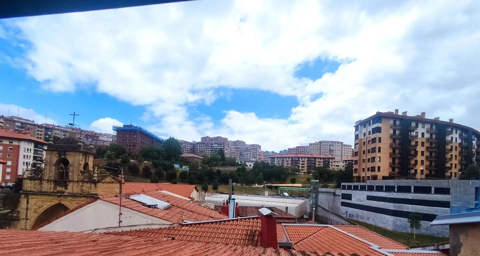Außenansicht von Wohnung zum Verkauf in Bilbao  mit Heizung
