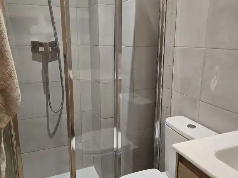 Bany de Pis en venda en Tremp amb Balcó