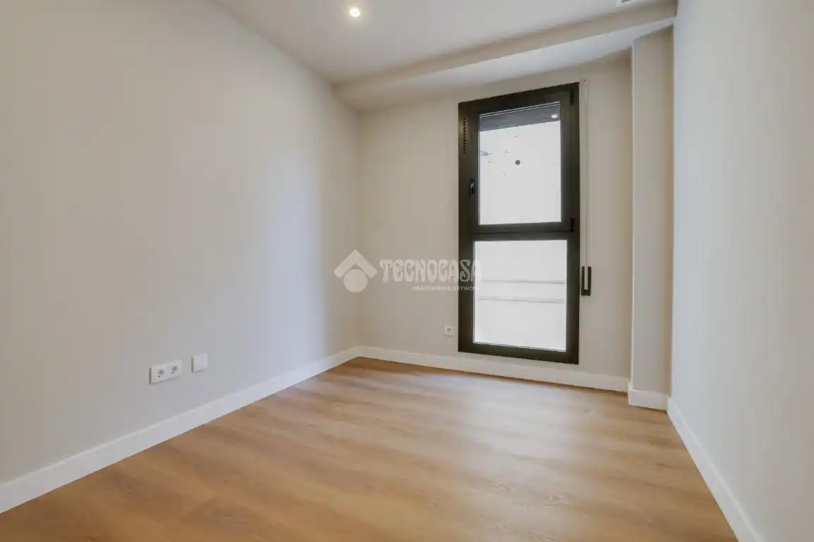 Dormitori de Casa adosada en venda en Badalona amb Terrassa i Traster