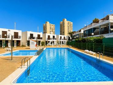 Maisonette mit Pool zum Verkauf in Calle Víctor Zurita Soler