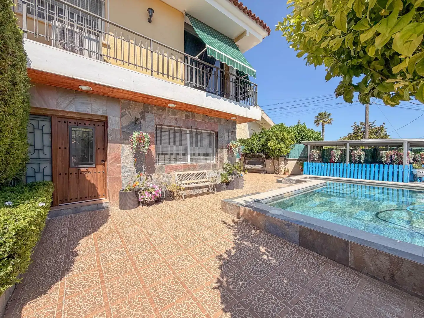 Exterior view of Detached homes for sale in Abrera  with Air Conditioner, Heating and Private garden