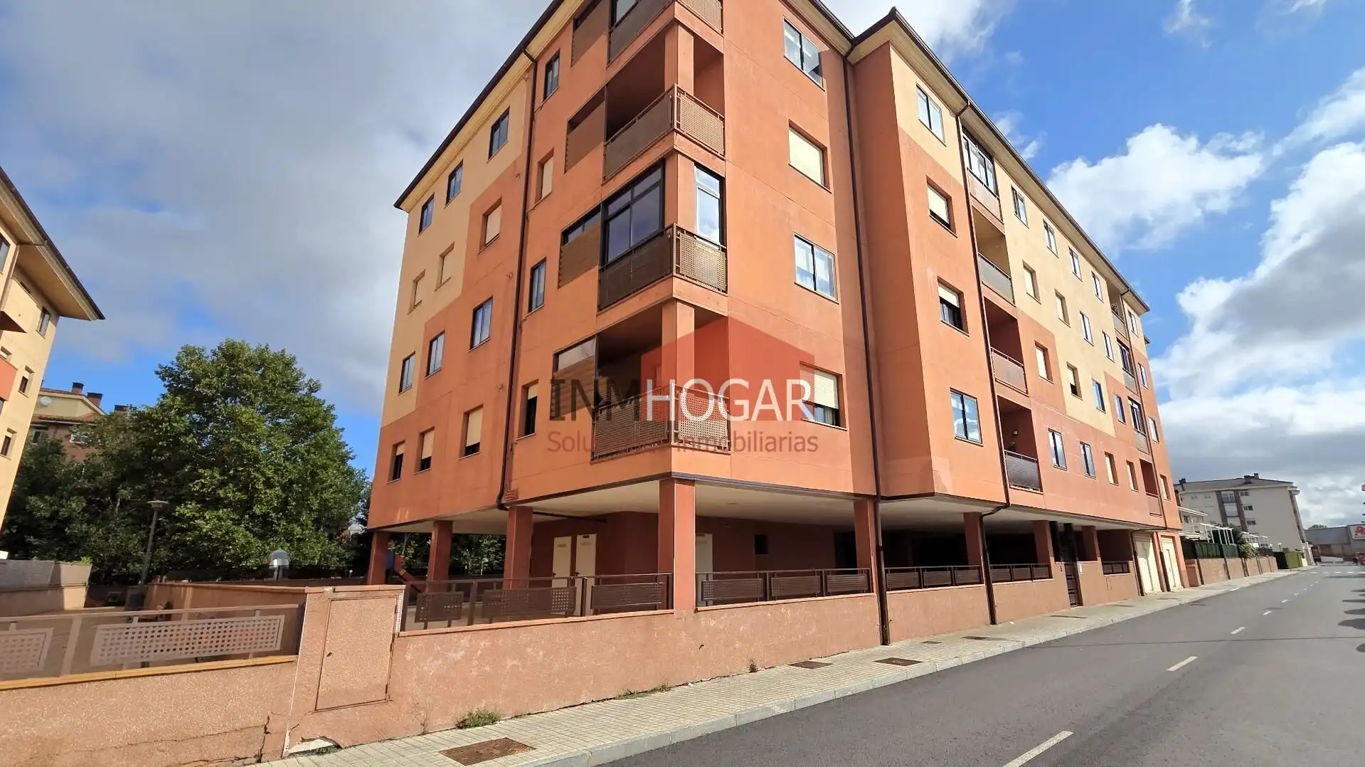 Vista exterior de Piso en venta en Sónsoles