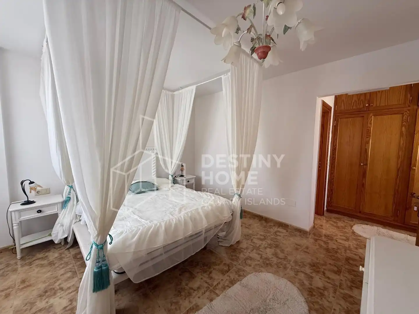 Dormitori de Casa o xalet en venda en La Oliva amb Terrassa, Piscina i Moblat